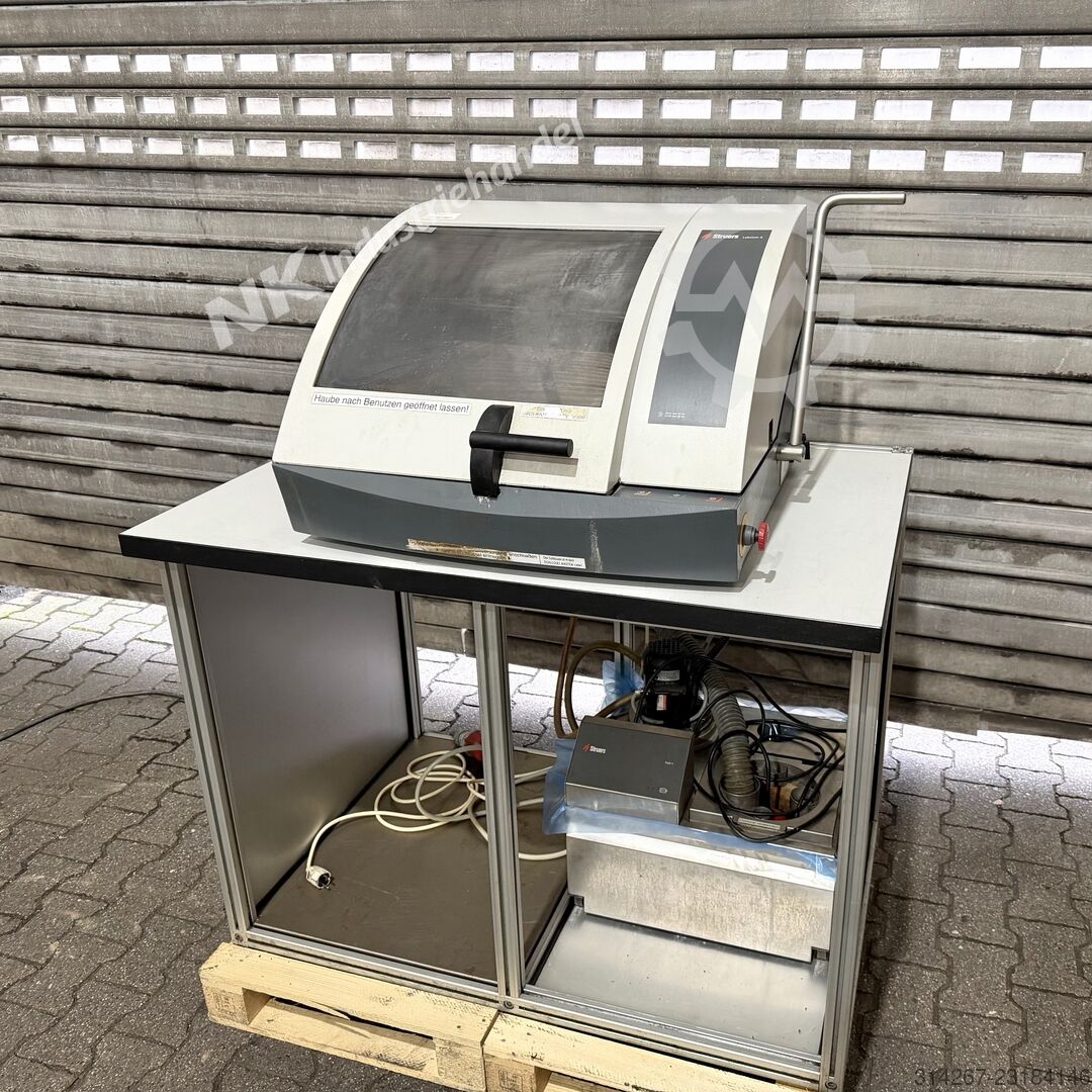 Struers Labotom-5