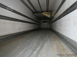 LAMBERET 3 AXLE FRIGO TRAILER WITH CARRIER VECTOR 1950mt