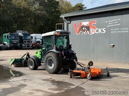 DEUTZ-FAHR Agrokid 230 Hofschlepper +Kehrbesen&Mähwerk