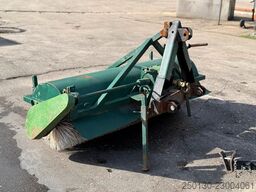 DEUTZ-FAHR Agrokid 230 Hofschlepper +Kehrbesen&Mähwerk