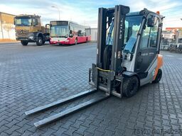 STILL RX70-30 / Triplex: 4.60m / nur 568h / SS / Waage