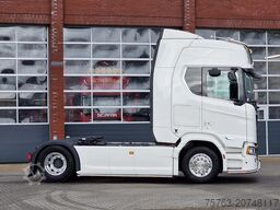 Scania R560 Highline 4x2 - Like new - Full spec - Face...