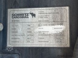 SCHMITZ CARGOBULL SCB*S3B SCHMITZ TKM COOLING LIFT AXLE TAIL LIFT