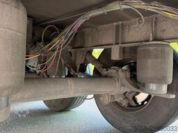 SCHMITZ CARGOBULL SCB*S3B SCHMITZ TKM COOLING LIFT AXLE TAIL LIFT