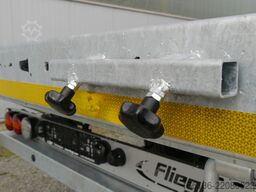 Fliegl SDS 390 Plateau mit Verriegelung+Rungen