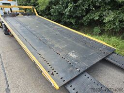 SCANIA mit  Schiebeplateau Fiault + 2x Seilwinde