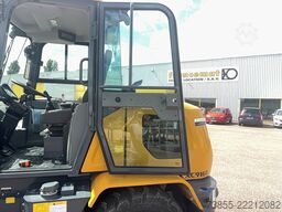 XCMG XC916E with bucket and forks