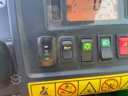 John Deere Gator 825i met kenteken 65 km/h met trekhaak
