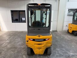 Jungheinrich EFG 320 / 4820 Std.