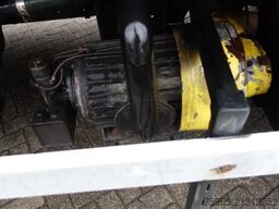 MAN 18.284 6CIL VACUUMTANK TOILET TRUCK,MANUAL POMP