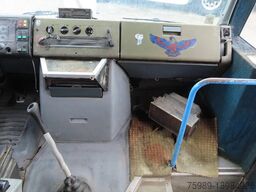 Mercedes-Benz 815 D  31 places!  Manual injection