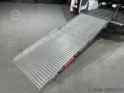 VW CRAFTER 8 SITZER KLIMAAUTO. ACC NAVI KAMERA PDC