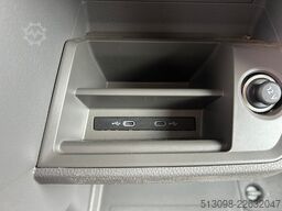 VW CRAFTER 8 SITZER KLIMAAUTO. ACC NAVI KAMERA PDC