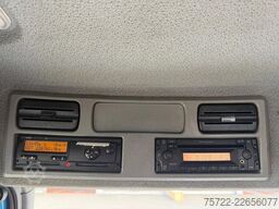 Mercedes-Benz Atego 1223 4x2 Pritsche mit Heckladekran ATLAS