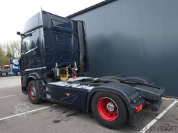 Mercedes-Benz Actros 1945 GigaSpace tractor unit