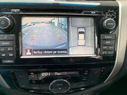 Nissan Navara 4WD 5 posti con HardTop