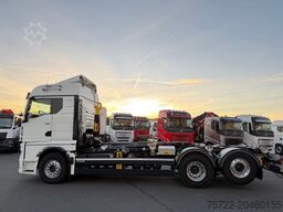 MAN TGX 26.520 6x2-4 LL Abroller Hyva Titanium