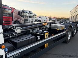 MAN TGX 26.520 6x2-4 LL Abroller Hyva Titanium