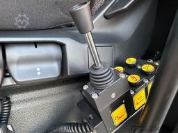 MAN TGX 26.520 6x2-4 LL Abroller Hyva Titanium