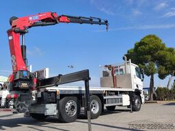 RENAULT 26.440 C 6X2 EURO 6 + GRUA HMF