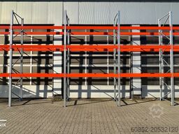 ca. 14 lfm. Palettenregale H: 500cm Fachlast: 4500 kg , 60 Palettenplätze