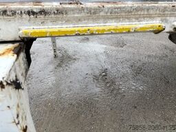 Krone Plattform 7,45m mit Steckrungen mittig