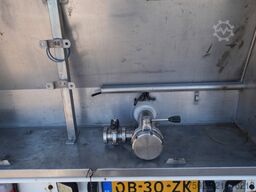 Van Hool 3 axle food tank trailer 33.300ltr