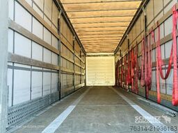 Schmitz Cargobull Curtainsider Coil Getränke