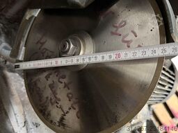 Struers Labotom-5