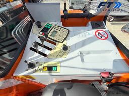 Hubtex DQ45-D TRIPLEX 5500 FORK POSITIONER