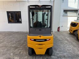 Jungheinrich EFG 320 / STVZO / nur 2599 Std.
