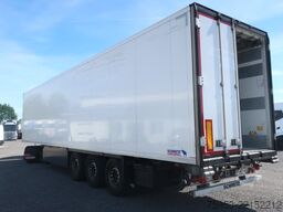 Schmitz Cargobull SKO 24 Rohrbahn Liftachse Carrier Vector HE19