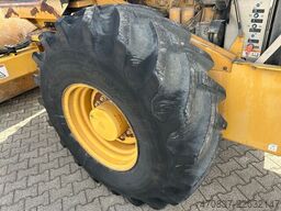 CATERPILLAR CS - 563 E / Walzenzug / 6 Zylinder / Planiersch