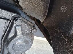 VOLKSWAGEN T 1 Samba mit Safarifenster