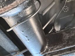 VOLKSWAGEN T 1 Samba mit Safarifenster