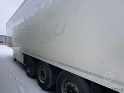 Schmitz Cargobull closed semi trailer w/ refrigerator/freezer unit