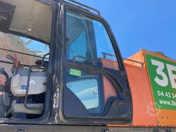 Hitachi ZX870-5G with quickcoupler and 2 buckets