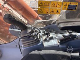 Hitachi ZX870-5G with quickcoupler and 2 buckets