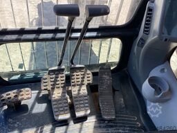 Hitachi ZX870-5G with quickcoupler and 2 buckets