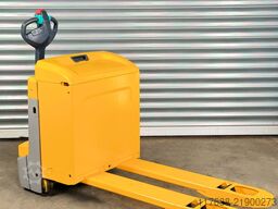 Jungheinrich EJE 225 - Service Neu - Batterie 80% - 2.5t - Nur 3-323 Std.