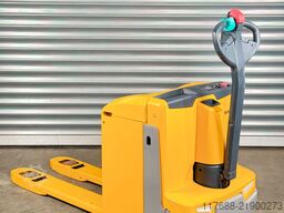 Jungheinrich EJE 225 - Service Neu - Batterie 80% - 2.5t - Nur 3-323 Std.