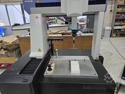 Mitutoyo Crysta Apex C544