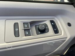 VOLKSWAGEN T7 Multivan Style LR ze ACC DCC SHZ Leder