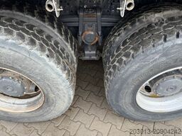 MERCEDES-BENZ Arocs 3243 8x4 Kipper Schwarzmuller Bordmatik