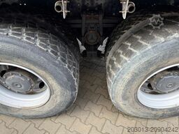 MERCEDES-BENZ Arocs 3243 8x4 Kipper Schwarzmuller Bordmatik