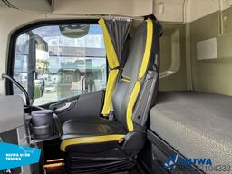 Volvo FH16 750 6x2/4 i.c.m. KWB P3 oplegger met Hiab ...