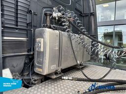 Volvo FH16 750 6x2/4 i.c.m. KWB P3 oplegger met Hiab ...