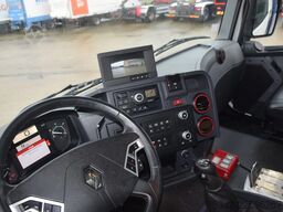 Renault C480 Crane Palfinger PK18002 -Remote control