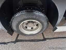 FUSO Canter 7C18 Koffer mit Ladebordwand *Klima*