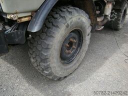 UNIMOG Unimog U1250 mit Kran